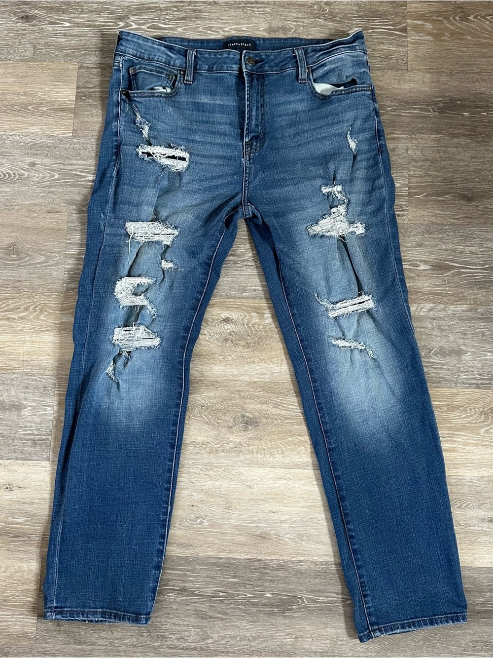 Men’s Aeropostale distressed slim fit jeans Sz 38x32